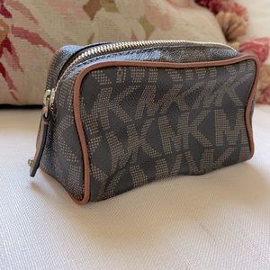 Michael Kors Mini Pouch